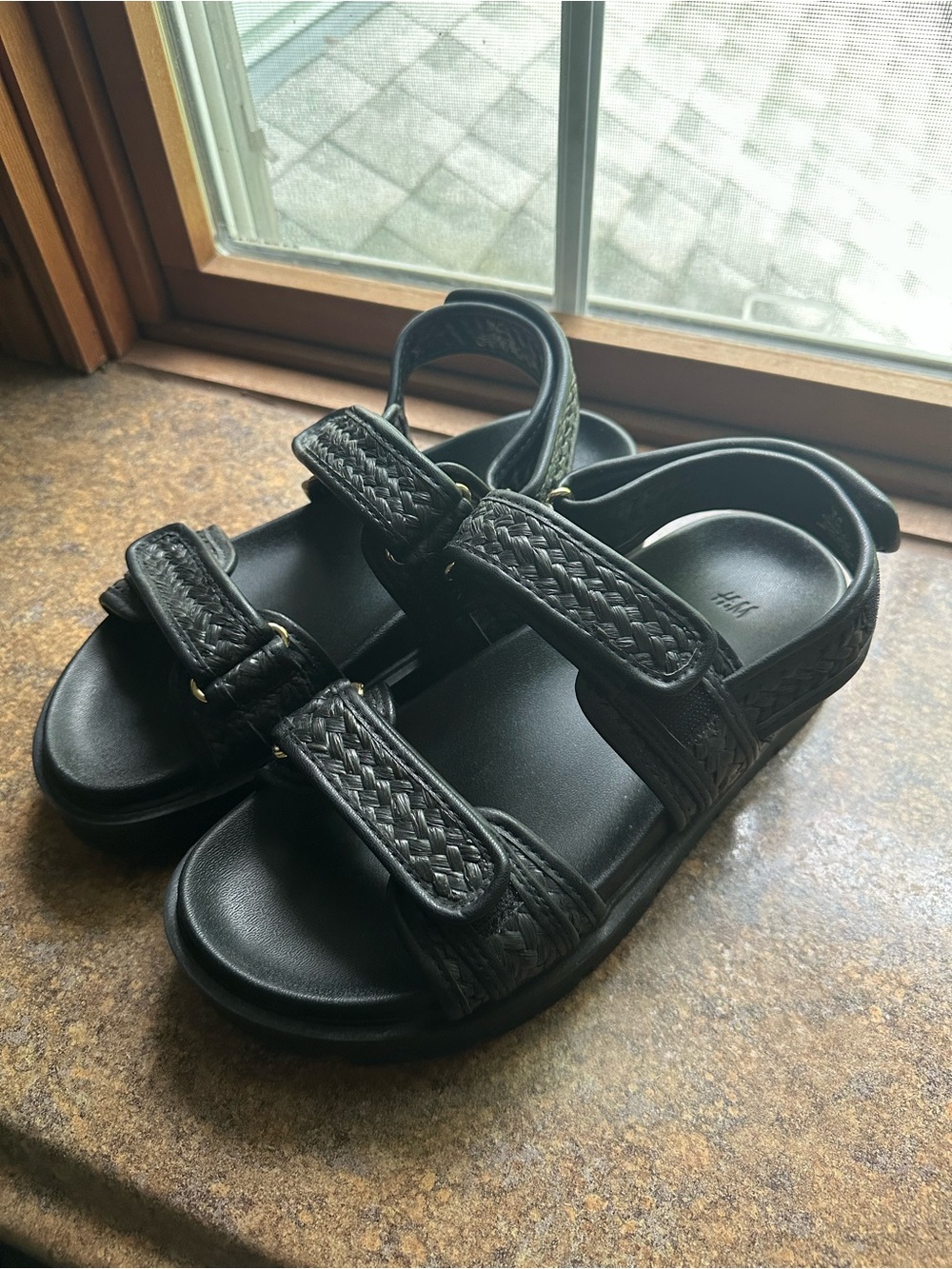 H&M black dad Velcro sandals